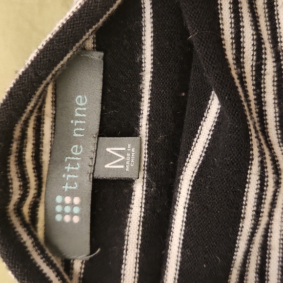 Title Nine Synergy Sweater Sz M - Picture 10 of 10